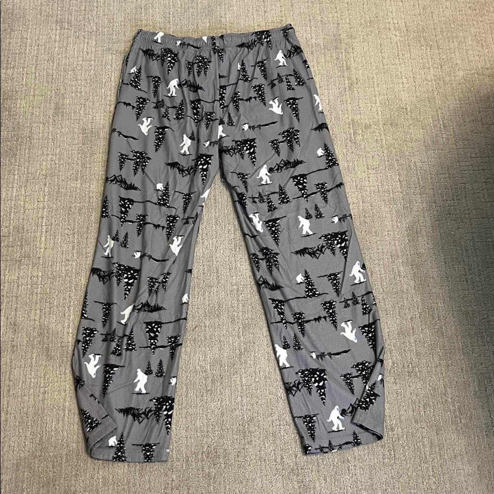 Men’s Large Gray Pajama Pants with Yeti Print - Picture 3 of 3